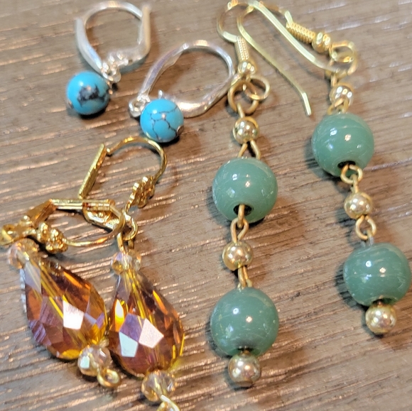 Vintage to Now Earrings Lot in Black Velvet Box 19 Pairs Costume Jewelry Bundle - Picture 11 of 15